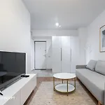 Apartman 411 *